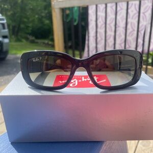 *New* Ray-Ban RB4122 sunglasses